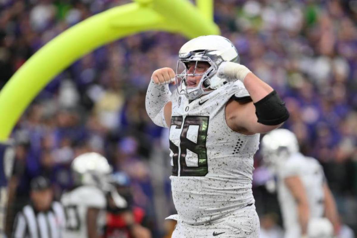 Oregon offensive lineman Jackson Powers-Johnson